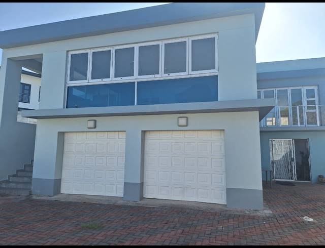 3 BEDROOM HOUSE FOR SALE IN MANABA BEACH